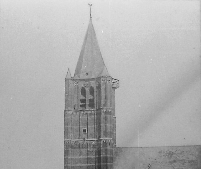 St Lambertuskerk voor de restauratie van de torenspits in 1900. Collectie Stichting Geschiedschrijving Nederweert
