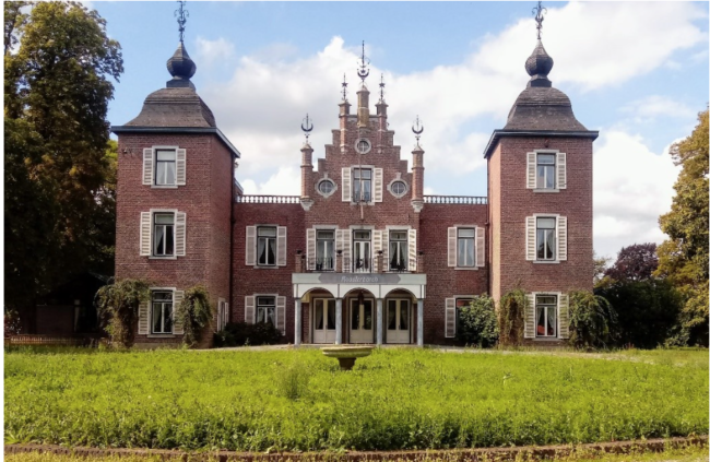 Het huidige kasteel Ter Borgh te Roosteren, in 1880 gebouwd in opdracht van J.A.O. Barbou, een nazaat van Georges Jacques de Plevits