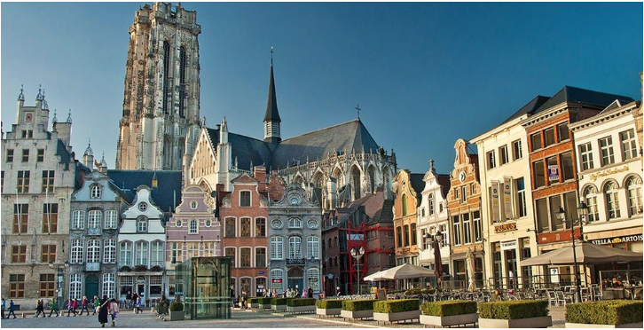 Grote Markt met Sint-Romboutskathedraal