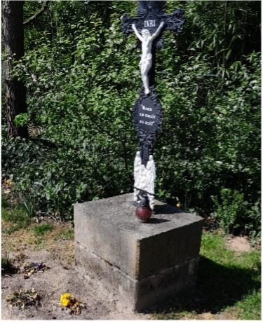Monument Grave Kruis Stramproy